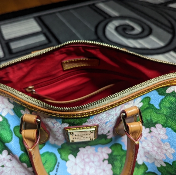 Dooney and Bourke - Picture 4 of 4